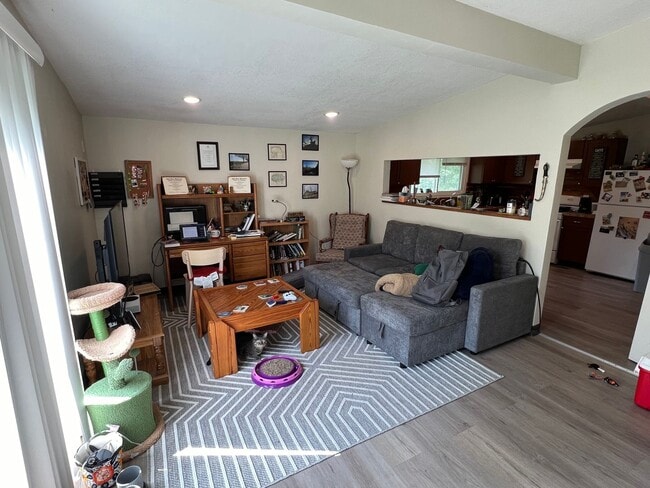 105 E Hill St in Champaign, IL - Building Photo - Building Photo
