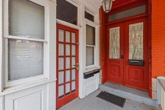 329 E Union St in Burlington, NJ - Building Photo - Building Photo