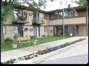 Cedar Village Senior Residences in Cedar Rapids, IA - Building Photo