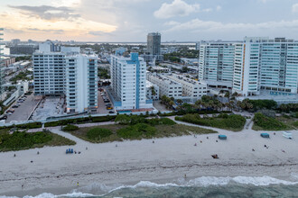 Port Royale Condominium in Miami Beach, FL - Building Photo - Building Photo