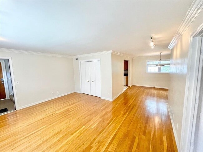 3660 Peachtree Rd in Atlanta, GA - Building Photo - Building Photo