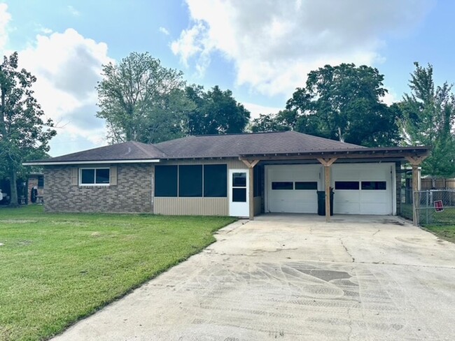 property at 1005 E Grace St