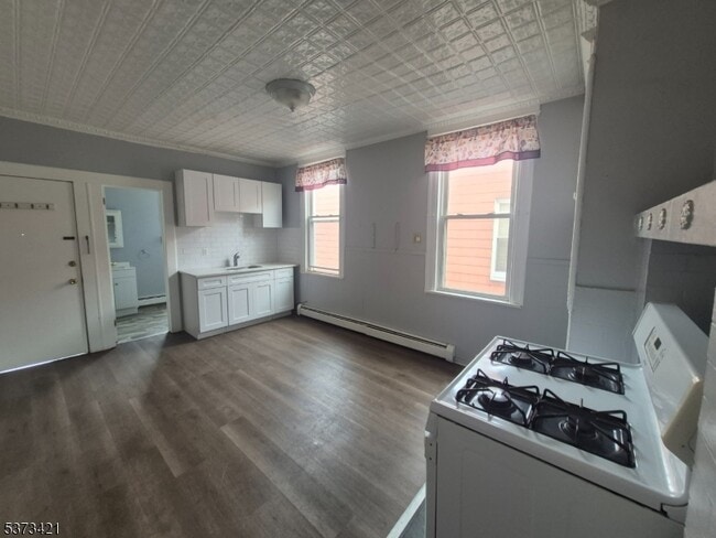 126 Main St in Newark, NJ - Building Photo - Building Photo