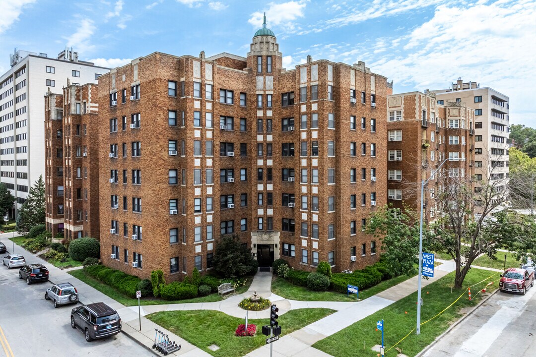 Mark Twain Apartments in Kansas City, MO - Building Photo