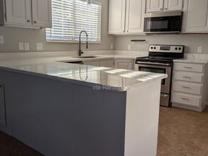 351 S Valley View Dr in Saint George, UT - Building Photo - Building Photo