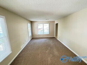526 Farmingdale Rd SE in Huntsville, AL - Building Photo - Building Photo