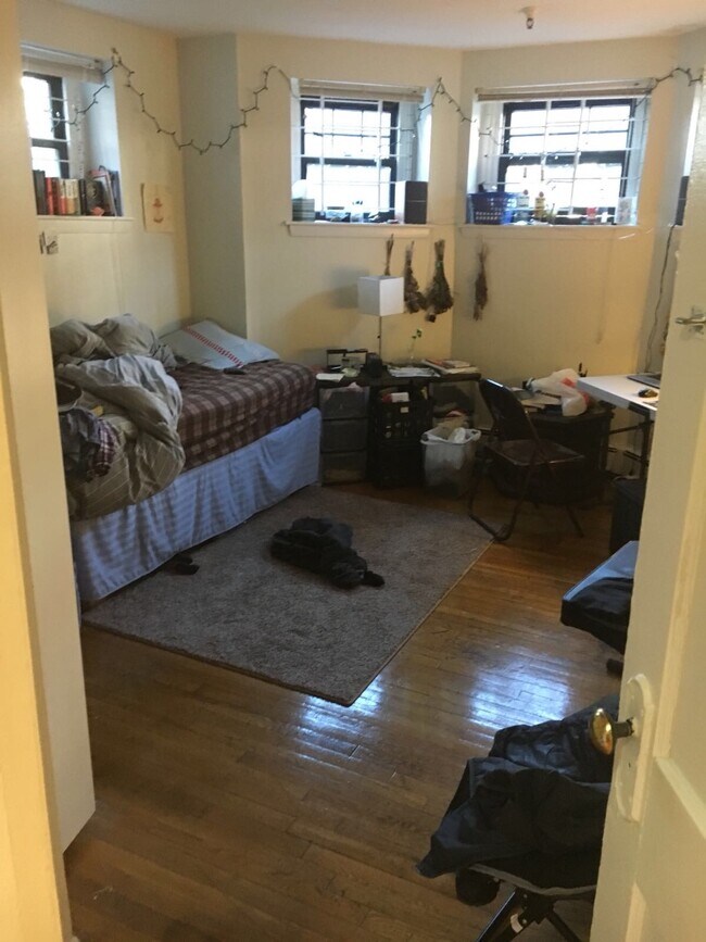 70 Queensberry St, Unit G6 in Boston, MA - Building Photo - Building Photo