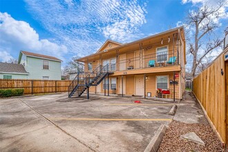 115 Aurora St in Houston, TX - Foto de edificio - Building Photo