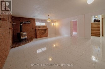 38 Spruce Ave in Richmond Hill, ON - Building Photo - Building Photo