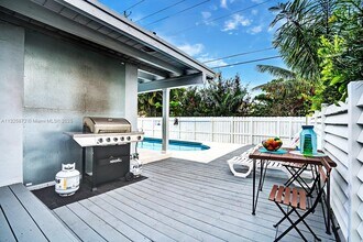 1018 Adams St in Hollywood, FL - Building Photo - Building Photo