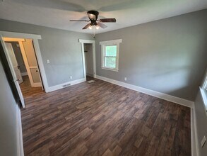 324 Garfield Ave in Battle Creek, MI - Building Photo - Building Photo