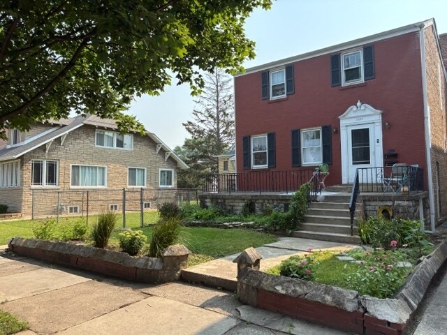 2337 Ridgeland Ave in Berwyn, IL - Building Photo
