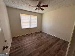 5771 Satterfield Dr in Macon, GA - Foto de edificio - Building Photo