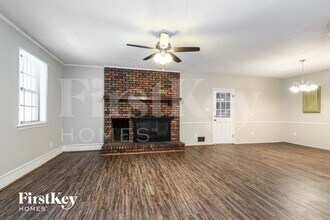 3704 Newport Dr in Gainesville, GA - Building Photo - Building Photo