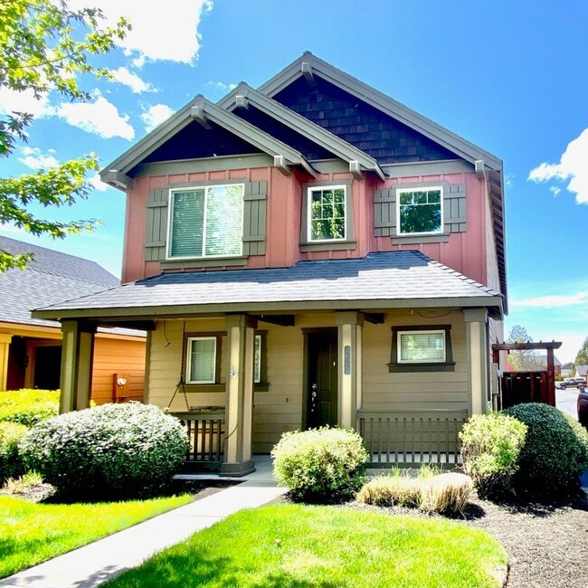 467 NW 27th St in Redmond, OR - Building Photo - Building Photo