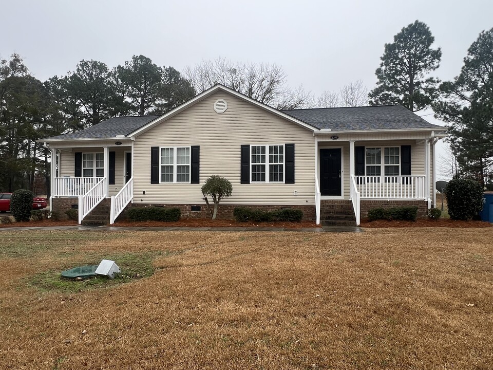 1399 W Cole St in Dunn, NC - Building Photo