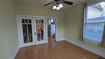 1304 Estudillo St, Unit 2 in Martinez, CA - Building Photo