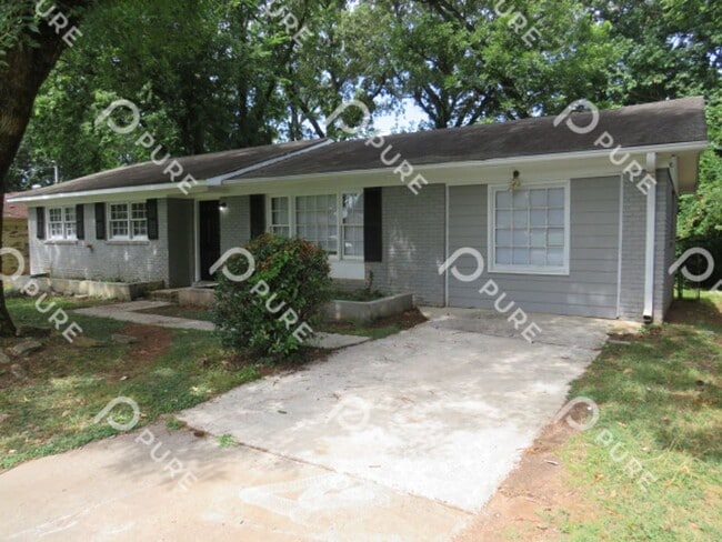 2217 Linde St NW in Huntsville, AL - Foto de edificio - Building Photo