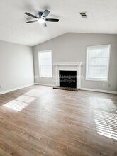 5142 Farm Pl Dr NE in Woodstock, GA - Foto de edificio - Building Photo