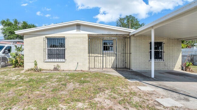 5609 Golden Dr