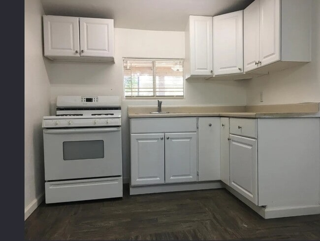 property at 3508 Crestmore Rd