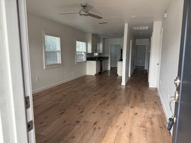 4031-4033 Miller Way in Sacramento, CA - Building Photo - Building Photo