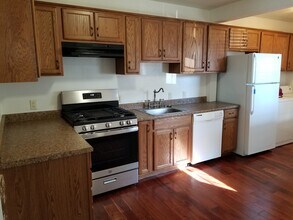 44 Daniels Ave, Unit 44 in Vallejo, CA - Foto de edificio - Building Photo