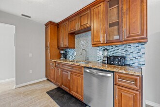 5805 N 43rd St in Tampa, FL - Building Photo - Building Photo