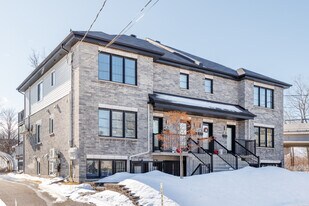 608 Léo-Lacombe Av in Laval, QC - Building Photo