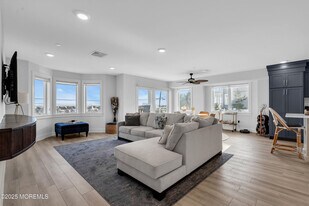 150 Ocean Ave in Sea Bright, NJ - Building Photo
