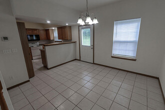 5000 Derby Ridge Dr in Columbia, MO - Foto de edificio - Building Photo