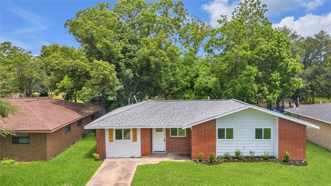 property at 110 Prune St