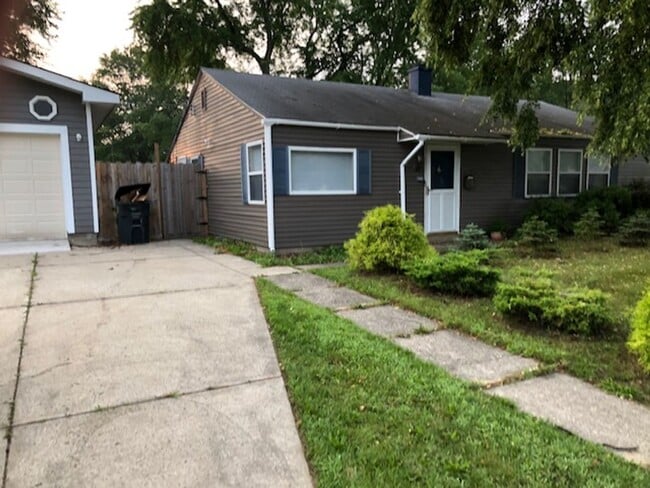 306 Manchester Dr in South Bend, IN - Building Photo - Building Photo
