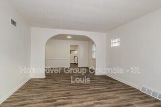 8307 Washington St in St. Louis, MO - Foto de edificio - Building Photo
