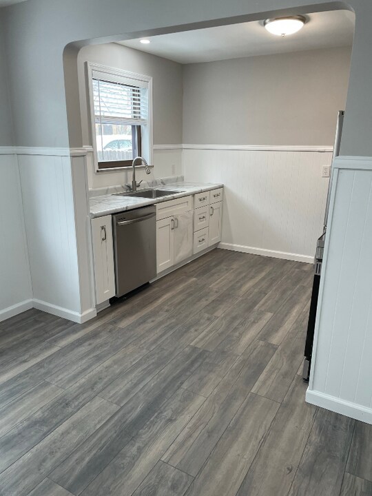 5995 Cheviot Rd in Cincinnati, OH - Building Photo