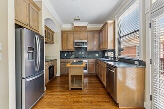1335 Fairview St in Houston, TX - Building Photo - Building Photo