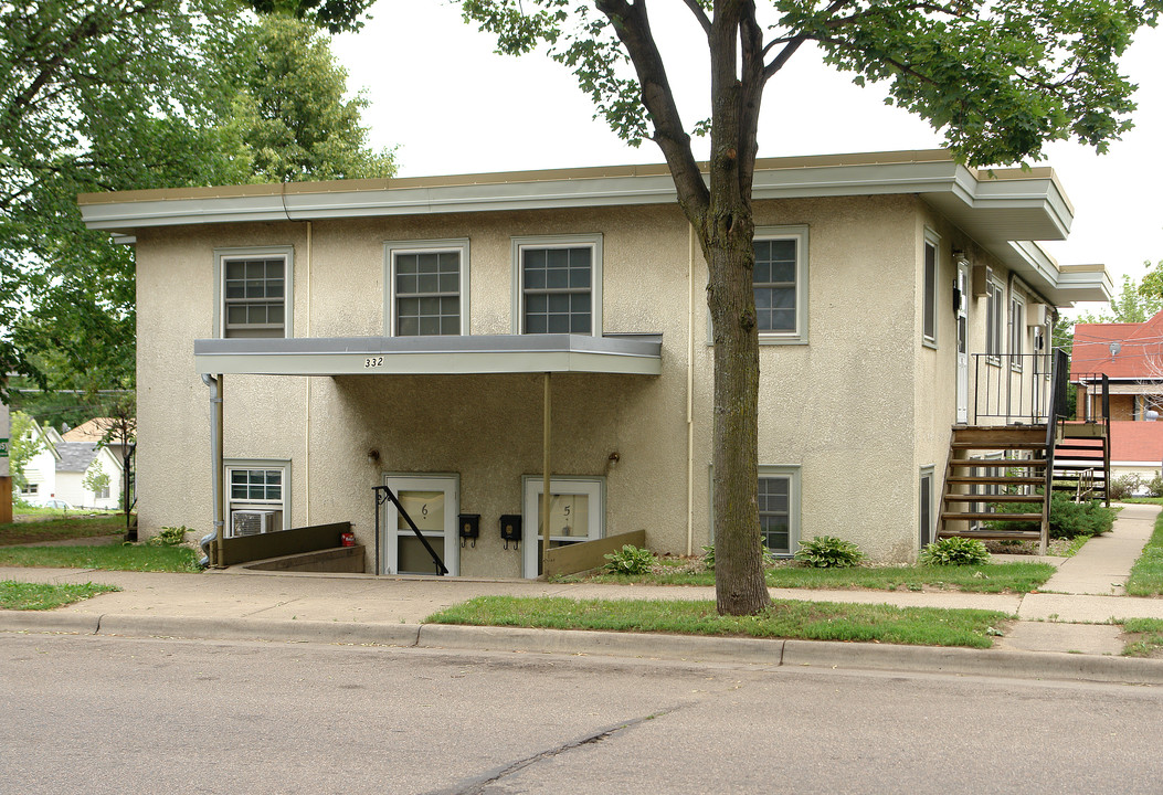 Front Avenue Apartments in St. Paul, MN - Building Photo