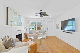 1517 N Palmway in Lake Worth Beach, FL - Building Photo - Building Photo