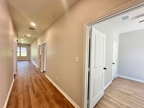 2404 Henshaw Crk Dr in Tyler, TX - Building Photo - Building Photo