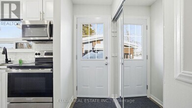 45 Austen Ln in Barrie, ON - Building Photo - Building Photo