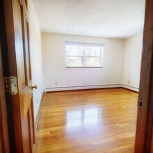 278 Grove St, Unit 11A in Auburndale, MA - Building Photo - Building Photo