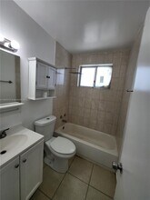 1404 NW 60th St in Miami, FL - Building Photo - Building Photo