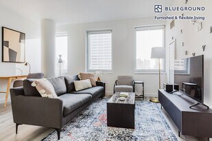 70 W 45th St in New York, NY - Building Photo