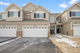 2057 Stuttle Rd in Batavia, IL - Building Photo