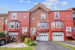 2003 Timber Trail in Imperial, PA - Building Photo