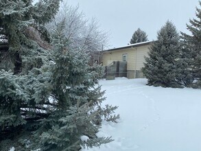 969 Custer St in Dickinson, ND - Building Photo - Building Photo
