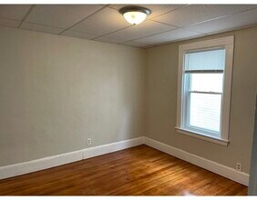 72 Forest St-Unit -1 in Attleboro, MA - Building Photo - Building Photo