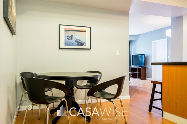 9819-9819 104 Street NW in Edmonton, AB - Building Photo - Building Photo