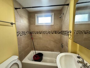 115 Elm St, Unit 1 in Somerville, MA - Foto de edificio - Building Photo