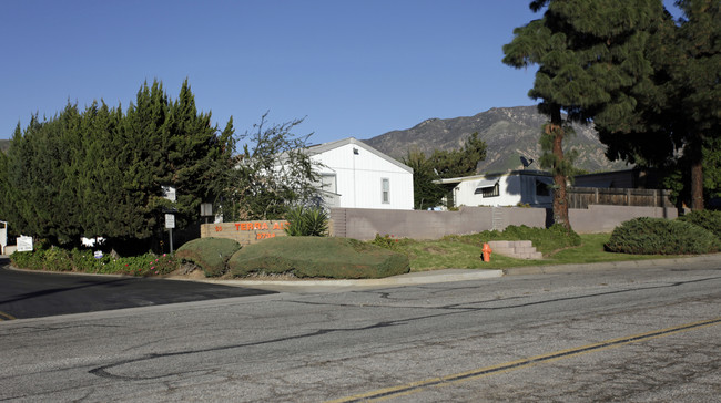 3734 Pacific St in Highland, CA - Foto de edificio - Building Photo